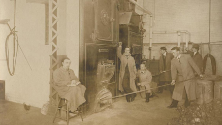 La chaufferie - l'École Polytechnique sur la rue Saint-Denis au début du 20e siècle.